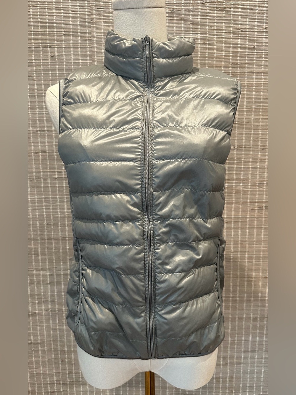 UNIQLO Gray Puffer Vest